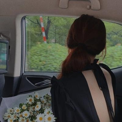 闪婚后，亿万总裁把我宠上天